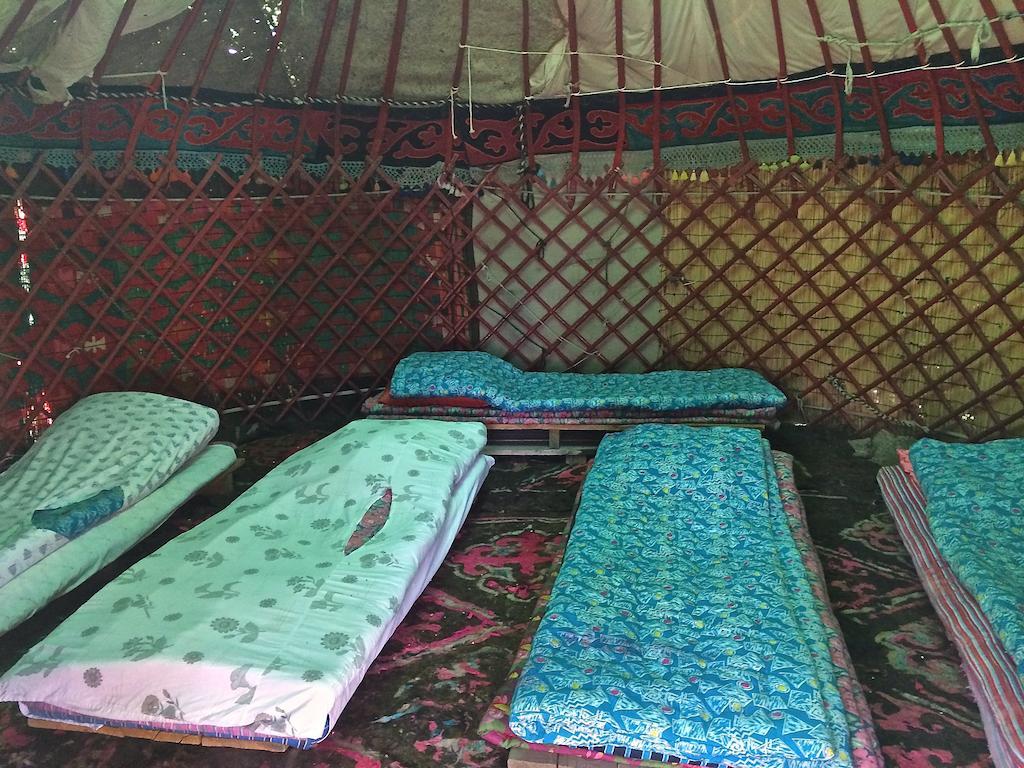 Arista Yurt Camp Hotel Karakol Ruang foto